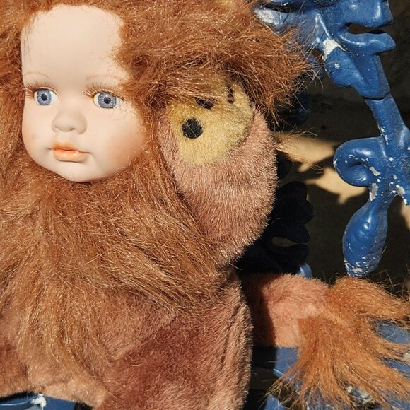 Lion Plush Doll With Porcelain Face "Rory" By Show-Stoppers Inc. - Picture 3 of 7